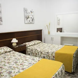 https://pension-los-geranios.tenerifehoteles.net